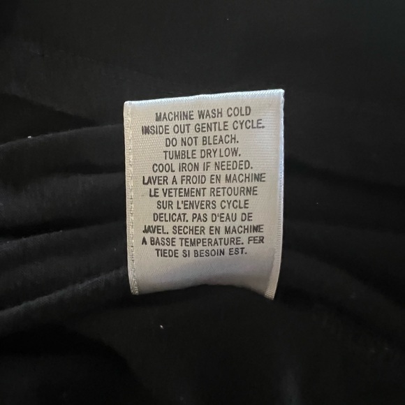 GUESS Jeans Gold Sequins Top Sz M Womens Black Tee Shirt Logo - Picture 5 of 5